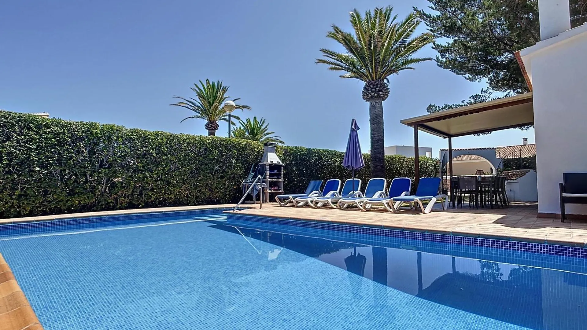 Villa Regina Cala'N Bosch  Holiday home