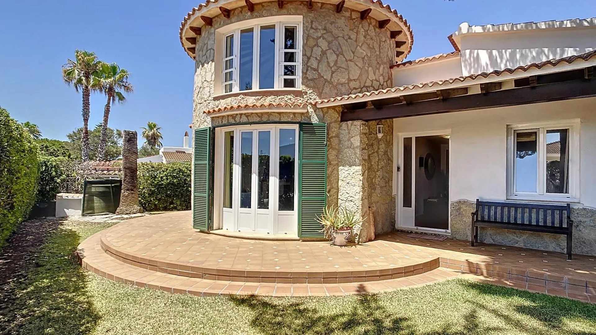 Villa Regina location